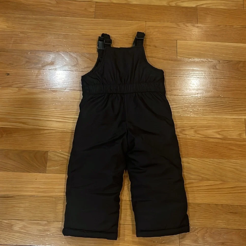 OshKosh B’Gosh boys black bib snow pants size 2T.